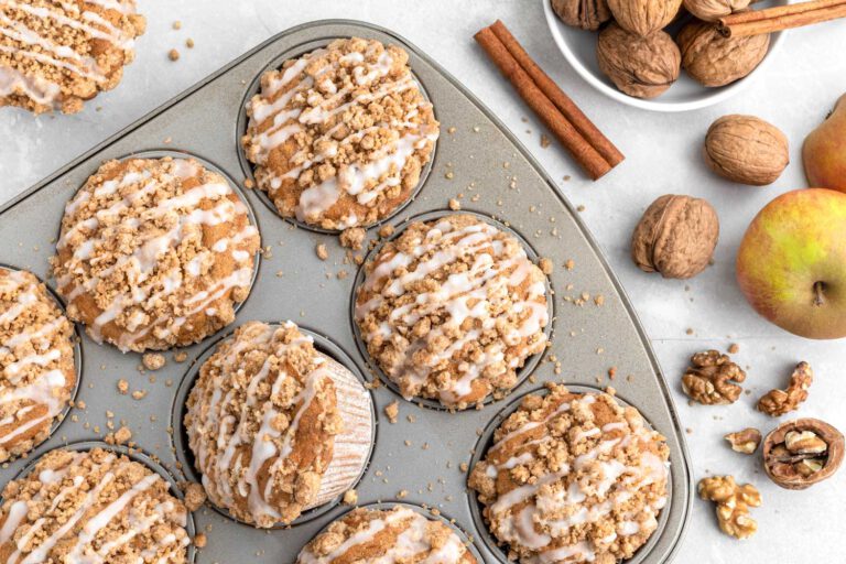 Saftige Apfel-Walnuss-Muffins mit Zimtstreuseln