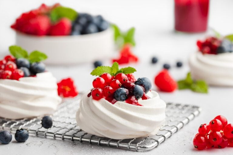 Mini Pavlova Mit Mascarpone & Beeren | Crane Cuisine