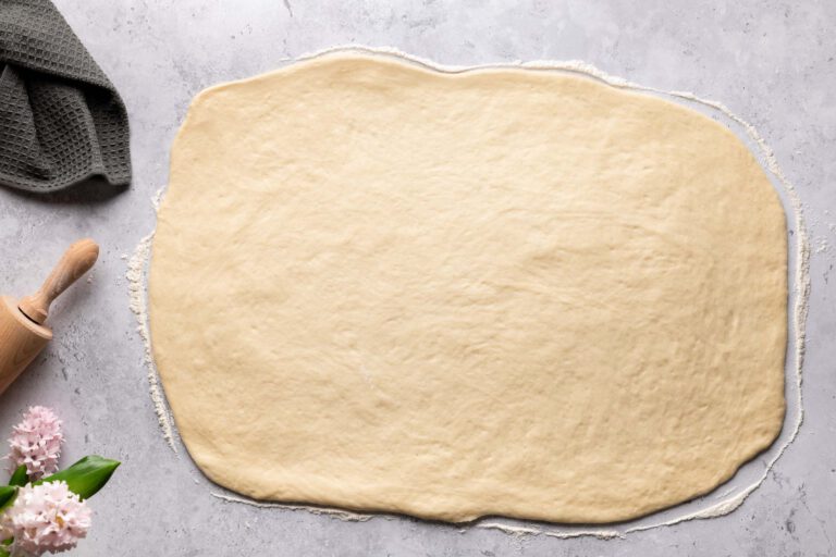 Saftiger Hefezopf mit Marzipan-Nuss-Füllung | Crane Cuisine