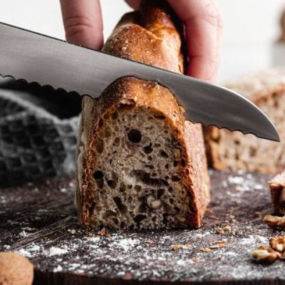 Ein Bild von einem selbstgebackenen Brot mit Sauerteig aus der Rezept-Kategorie Brote.